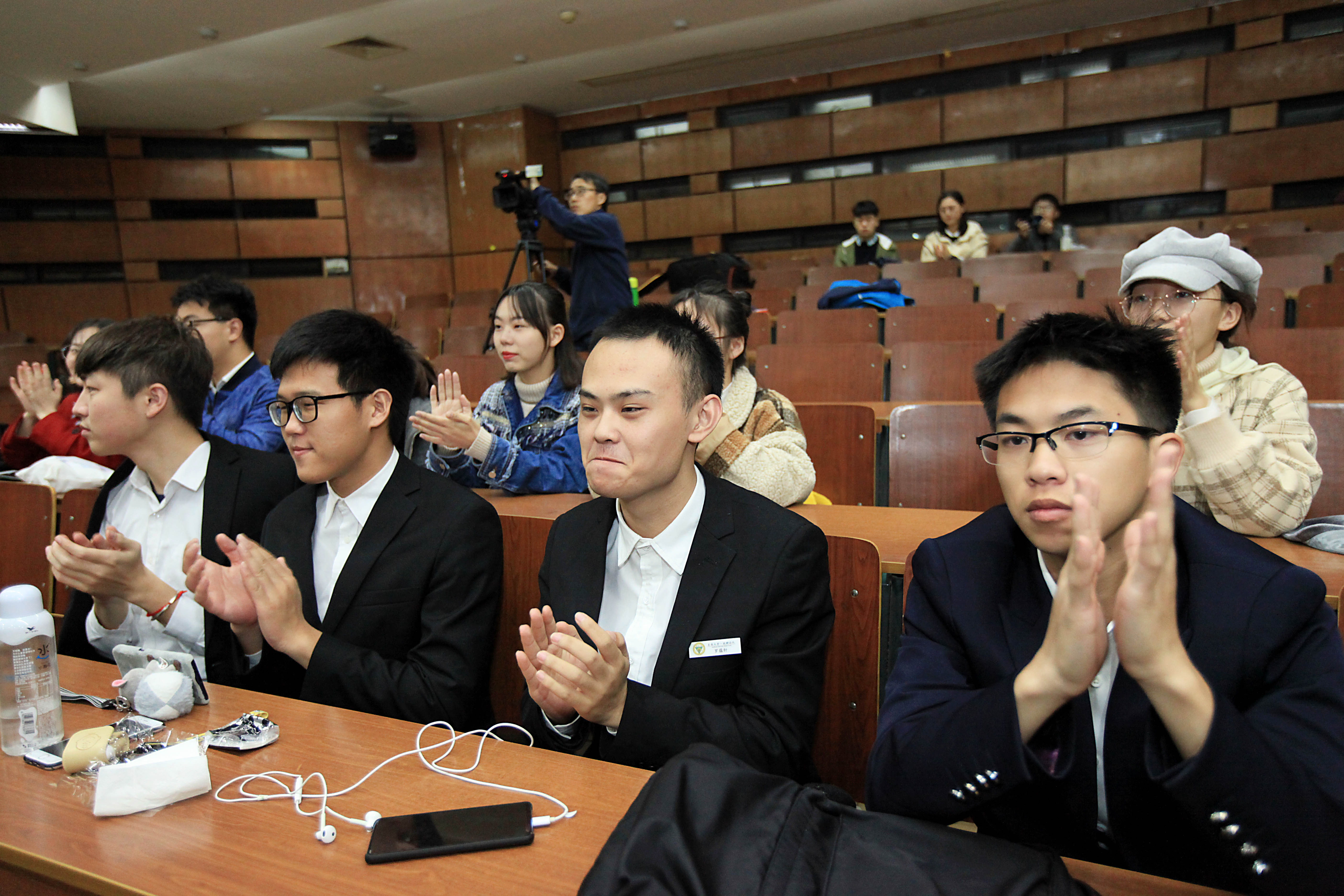 东南大学毕业证(东南大学毕业证书有公章吗)