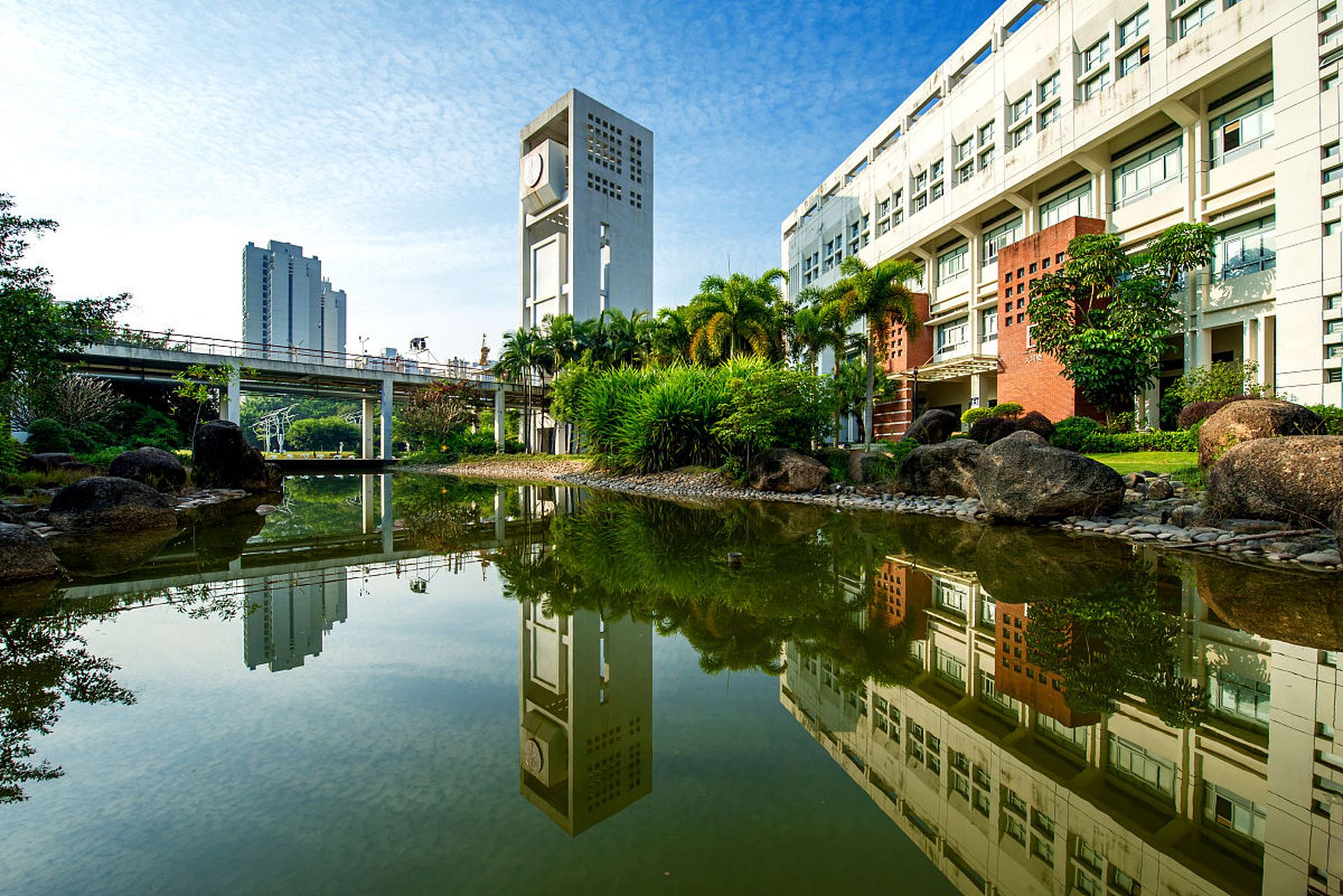广西大学是211吗?